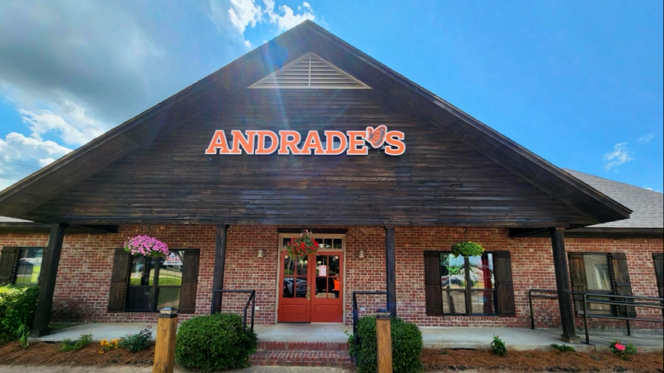 Andrades Los Reyes Mexican Restaurant & Bakery